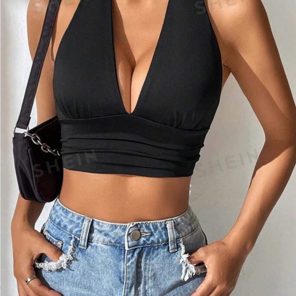 NWT sz 2xl Black Halter Crop Top